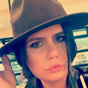 Meet your Posher, Diana